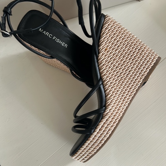 NEW IN BOX Marc Fisher Strappy Wedge Sandals - Picture 3 of 7
